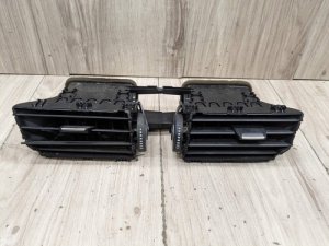 2018-2023 BMW X2 Center Dash Fresh Air AC Vent Grille (Used OEM)