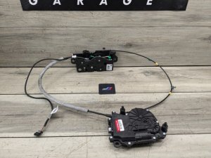 2017-2023 BMW 528i Trunk Lid Lock - Rear (Used OEM)