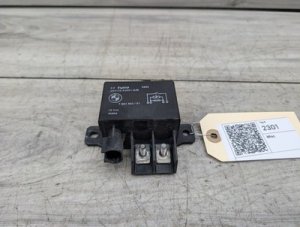 2006-2019 BMW 328i Black Cooling Fan Relay Control Module (Used OEM)