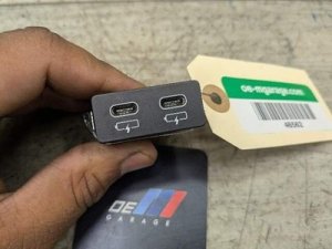 2017-2023 BMW 528i Black Dual USB-C Port (Used OEM)