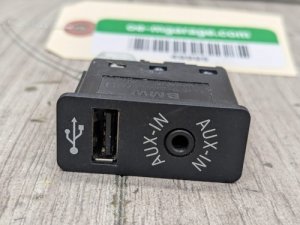 2014-2017 BMW i8 White USB/AUX-IN Socket (Used OEM)
