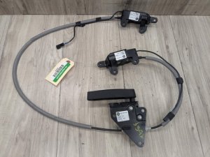  BMW X5 m White Tailgate Lock and Soft-Close Actuator Assembly - Rear (Used OEM)