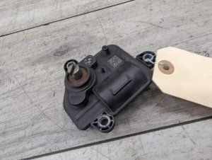 2017-2023 BMW 528i Black Exhaust Flap Actuator (Used OEM)
