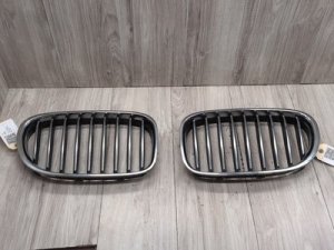 2013-2015 BMW 750i Black Front Left Kidney Grille (Used OEM)
