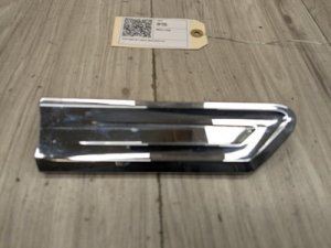 2013-2015 BMW 740i Black Fender Decorative Trim, Right (Used OEM)