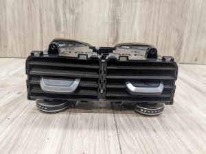 2016-2022 BMW 750i Rear Center Console Air Vent Grille (Used OEM)