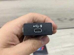2017-2023 BMW 528i Gray USB-C Port Socket, Single (Used OEM)