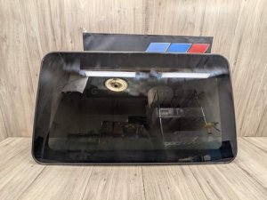 2010-2016 Mercedes-Benz E500 Black Sliding Sunroof Panel Glass (Used OEM)