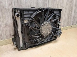 2009-2015 BMW 750Li Black Radiator Cooling Fan Assembly (Used OEM)