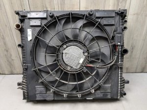 2018-2024 BMW X3 White Radiator Cooling Fan Assembly (Used OEM)