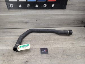 2009-2013 BMW X5 Silver Upper Radiator Coolant Hose (Used OEM)