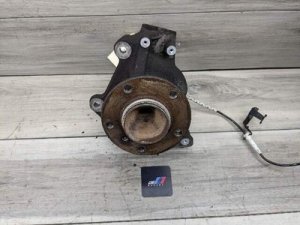 2006-2013 BMW 320i Front Right Spindle Knuckle with Wheel Bearing (Used OEM)