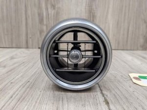 2015-2021 Mercedes-Benz C280 Center Dashboard Air Vent (Used OEM)