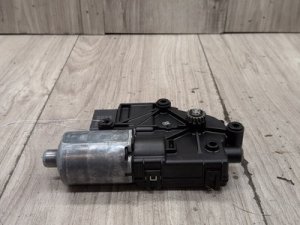 2009-2014 Volkswagen Tiguan Black Sunroof Motor (Used OEM)