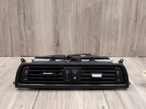 2011-2017 BMW 540i Black Center Dashboard Fresh Air Grille (Used OEM)