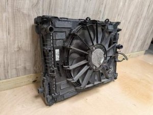 2017-2019 BMW 530i Black Radiator Cooling Fan Assembly (Used OEM)
