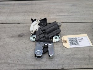 2006-2010 Volkswagen Passat White Trunk Lid Lock Latch Actuator - Rear (Used OEM)