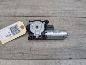 2019-2026 BMW X5 Black Sunroof Sun Shade Motor (Used OEM)