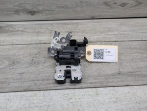 2009-2017 Audi Q5 White Hatch Latch - Rear (Used OEM)