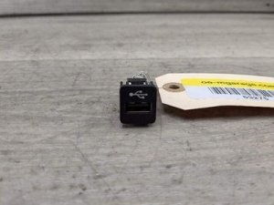 2017-2023 BMW 528i Black USB Socket (Used OEM)