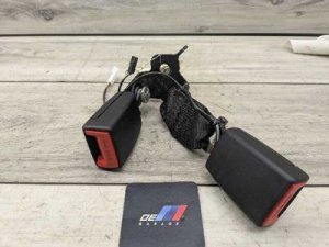2019-2025 BMW X4 Right Lower Seat Belt Buckle - Rear (Used OEM)