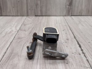 2017-2023 BMW 530e Black Ride Height Level Sensor (Used OEM)