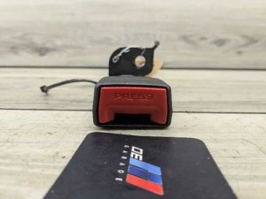 2019-2024 BMW X4 Left Lower Seat Belt Buckle - Rear (Used OEM)