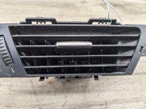 2005-2013 BMW 328i Dashboard Fresh Air Vent, Right (Used OEM)