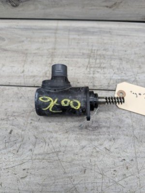 2016-2019 BMW 750i Gray Engine Variable Valve Timing (VVT) Solenoid (Used OEM)