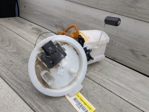 2020-2023 BMW X6 White Fuel Pump Module Assembly with Level Sensor (Used OEM)