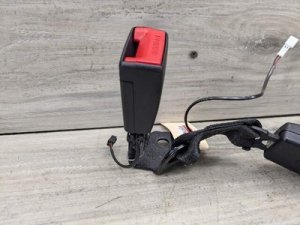 2019-2024 BMW X4 Right Lower Seat Belt Buckle - Rear (Used OEM)