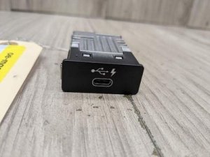 2020 BMW 528i USB Socket (Used OEM)