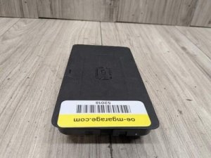 2020-2022 BMW 750i Gray Wireless Charging Device (Used OEM)