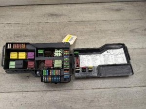 1992-1999 BMW 328i Blue Fuse Box (Used OEM)