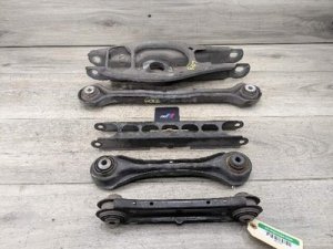 2006-2013 BMW 328i Black Right Upper Guide Rod - Rear (Used OEM)