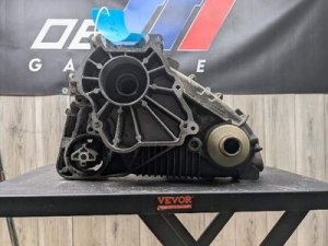  BMW X5 m White Transfer Case ATC 700 (Used OEM)