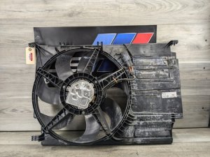 2018-2023 BMW X2 Radiator Cooling Fan Motor Shroud Assembly 850W (Used OEM)