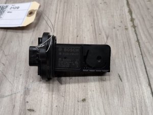 2013-2015 BMW 750i Black Mass Air Flow (MAF) Sensor (Used OEM)