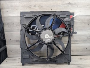 2007-2010 BMW X5 Black Engine Cooling Fan Assembly (Used OEM)