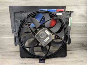 2014-2020 BMW 428i Gray Radiator Cooling Fan Assembly (600W) (Used OEM)