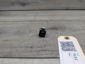 2017-2023 BMW 528i Black USB Socket (Used OEM)