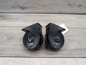 2008-2014 BMW X6 Black High and Low Pitch Horn Set (Used OEM)
