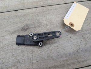 2015-2019 BMW X6 White Suspension Height Level Sensor (Used OEM)