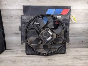 2014-2016 BMW 428i Gray Radiator Cooling Fan Assembly (600W) (Used OEM)