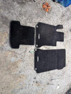 2009-2017 Mercedes-Benz E500 Blue Floor Mat Set (Used OEM)