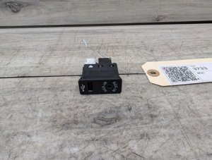 2011-2017 BMW 528i Gray USB and Auxiliary Input Socket (Used OEM)