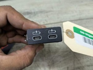 2017-2023 BMW 528i Dual USB-C Port (Used OEM)
