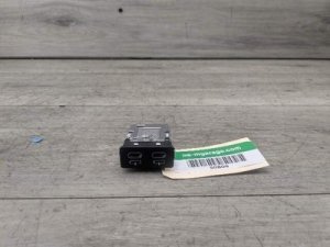 2017-2023 BMW 528i Dual USB-C Port Module (Used OEM)
