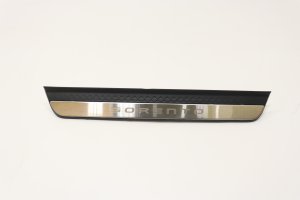 2021-2025 Kia Sorento Door Sill Plate Trim - Front, Right (Passenger) (Used OEM)