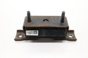 2019-2026 Chevrolet Silverado 1500 Transmission Mount Bracket (Used OEM)